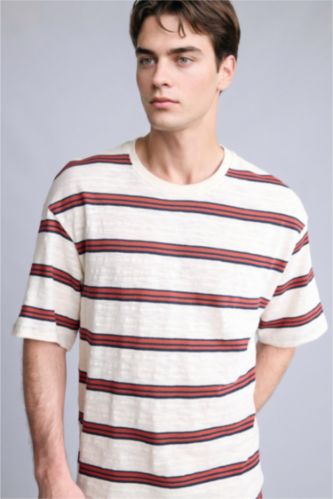 Man Bordeaux Boxy Fit Short Sleeve T-Shirt