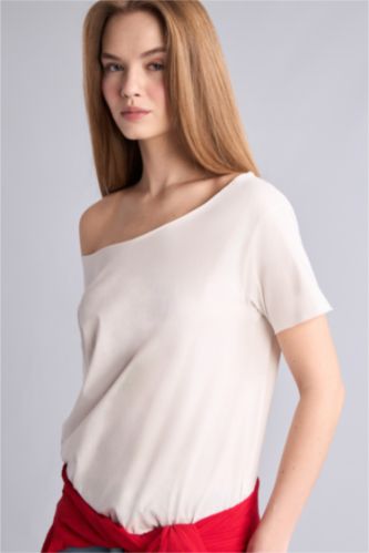 Kadın Kırık Beyaz Loose Fit Penye Tişört