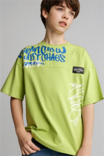 Erkek Çocuk - Genç Erkek Yeşil Regular Fıt Baskılı Kısa Tişört