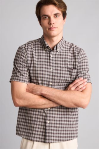 Men Light Bordeaux Regular Fit Crinkle Fabric Short Sleeve Shirt