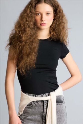 Kadın Açık Kahve Fıtted Basıc Tişört