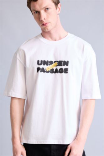 رجال أبيض Boxy Fit Short Sleeve T-Shirt