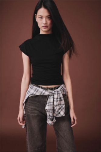 Woman Black Woman Short Sleeve T-Shirt