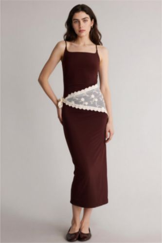 Kadın Kahve Bodycon Vücudu Saran Kare Yaka Askılı Maxi Elbise