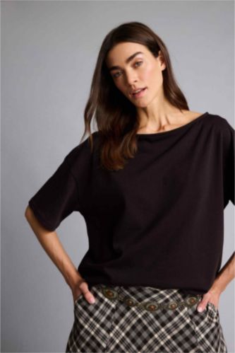 Kadın Kahve Relax Fıt Kayık Yaka Basıc Düz Kısa Kollu Tişört