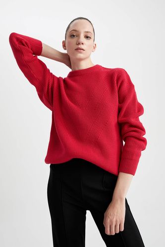 Red WOMAN Regular Fit Crew Neck Pullover 2732372 | DeFacto