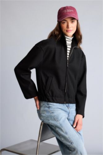 Woman Black Puffer Jacket