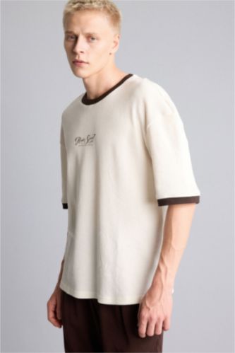 Men Ecru Boxy Fit Short Sleeve T-Shirt