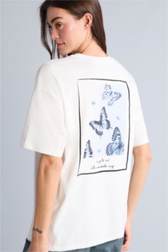 Kadın Ekru Modern Oversıze Bisiklet Yaka Kelebek Desenli Kısa Kollu Tişört