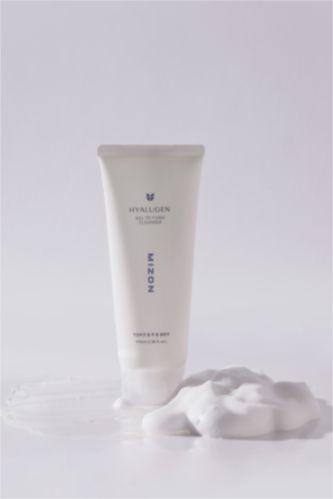 Woman White Mizon Hyalugen Gel To Foam Cleanser Moisturizing Facial Cleanser 100 ml