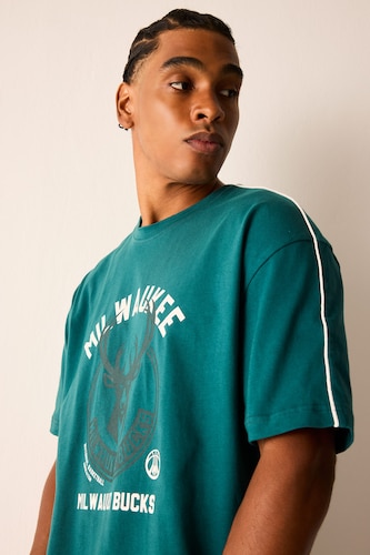 MAN Green Oversize Fit NBA Milwaukee Bucks 100% Cotton Printed Crew Neck Short Sleeve T-Shirt