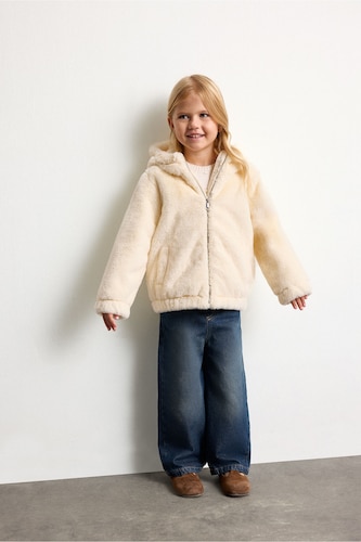طفلة صغيرة بيج فاتح Baby Girl Plush Hooded Jacket