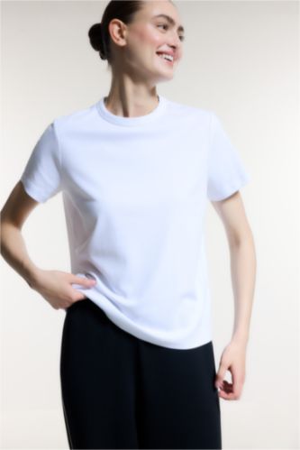 نساء أبيض Standard Fit Crew Neck Cotton Short Sleeve T-Shirt