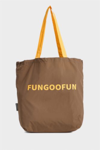 Kadın Kahve FunGooFun X Defacto Muz Figürlü Charm ve Katlanabilir Bez Kol Çantası