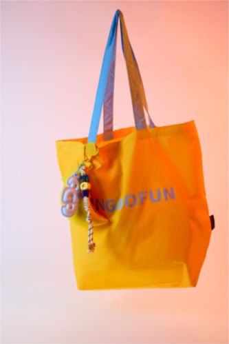 Kadın Sarı FunGooFun X Defacto Muz Figürlü Charm ve Katlanabilir Bez Kol Çantası