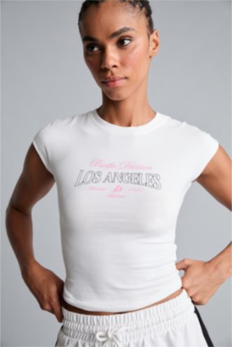 حريمي بيج فاتح Slim Fit Short Sleeve T-Shirt
