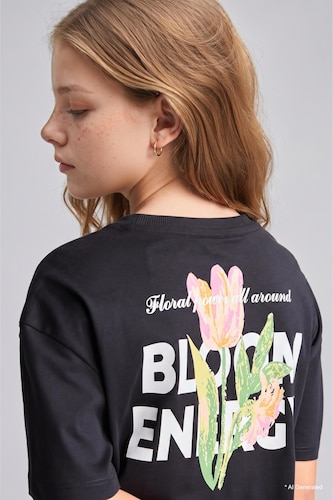Girl Short Sleeve T-Shirt