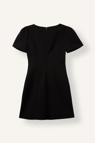 Robe mini à manches courtes et col rond