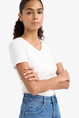تيشيرت بيزك سادة مضلع سليم فيت بياخة V