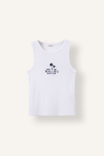 Women White Slim Fit Camisole Crew Neck Tank Top