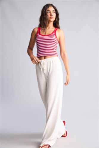 Women Ecru Straight Fit Trousers