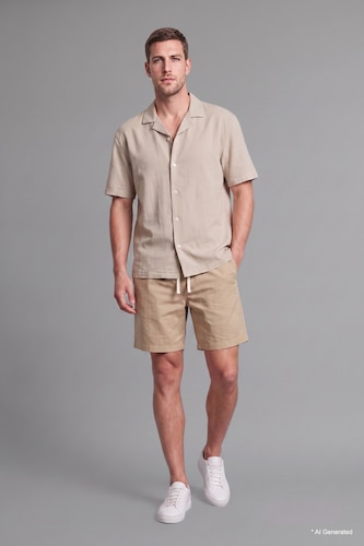Men Beige Relax Fit Elastic Waist Shorts