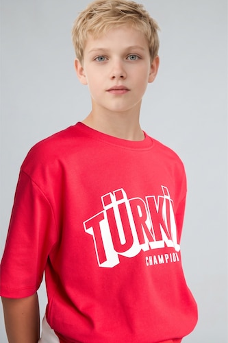 Erkek Çocuk - Genç Erkek Kırmızı Regular Fit Yazı Baskılı Kısa Kollu Tişört