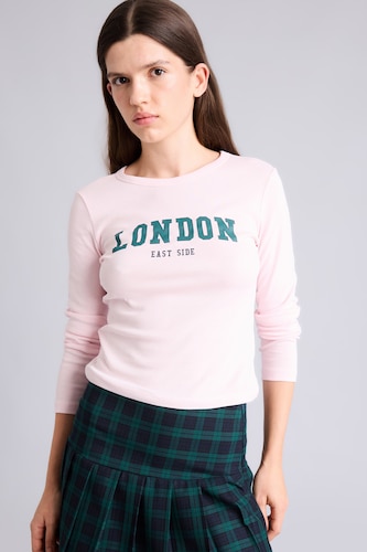 Kadın Açık Pembe %100 Pamuk Fitted Yazı Baskılı Tişört