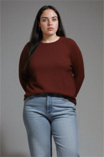 بلوفر تريكو بيزك قصة مريحة برقبة مستديرة