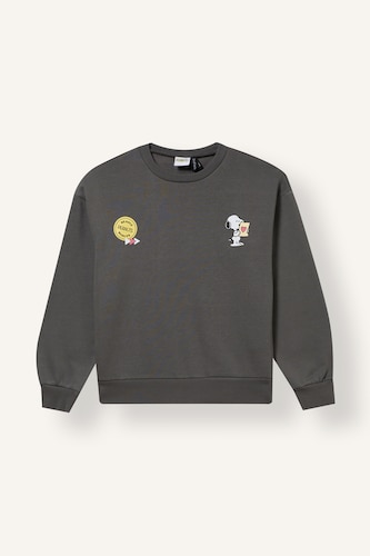 Woman Relax Fit Snoopy Licensed Crew Neck Sweatshirt