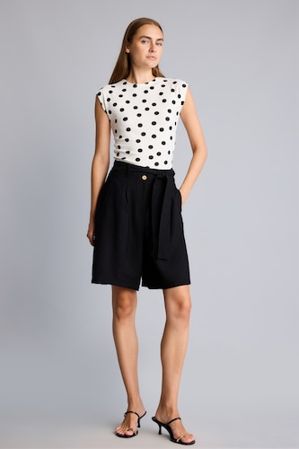 Kadın Siyah Pileli Kısa Paça Akışkan Kumaş Kapri