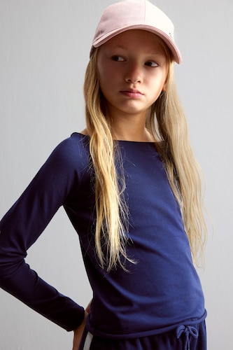 Girl Slim Fit Basic Wide Collar Raglan Sleeves T-Shirt