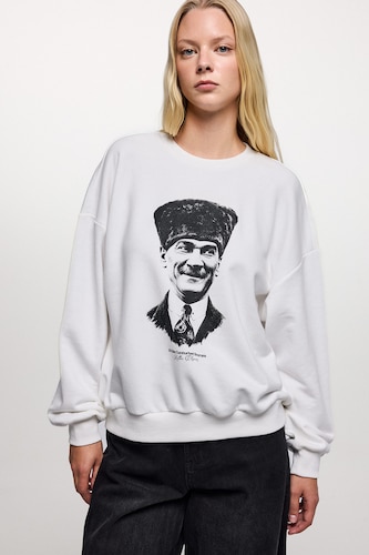 Oversize Bisiklet Yaka Atatürk Kumaş Sweatshirt