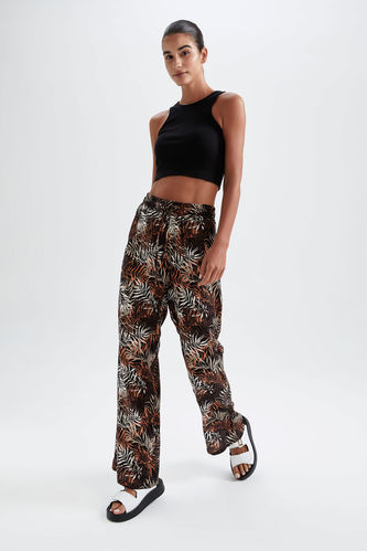 Relax Fit High Waisted Floral Print Chinos