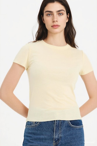 Fitted Ribbed Crew Neck T-shirt