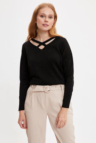 Basic Knit Jumper With Neck Detail