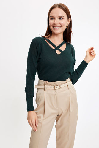 Basic Knit Jumper With Neck Detail