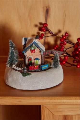 NY24 LED IŞIKLI TREN İSTASYONU