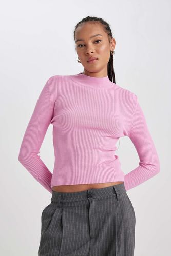 Пуловер приталеного крою напівводолазка трикотажний для жінок