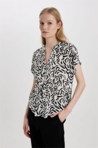 FEMME Blanc Regular Fit Short Sleeve Shirt