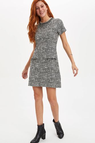 Patterned Short Sleeve Dress With Pocket Detail