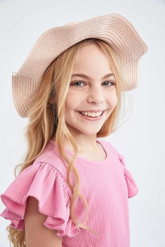 قبعة بناتي من القش 