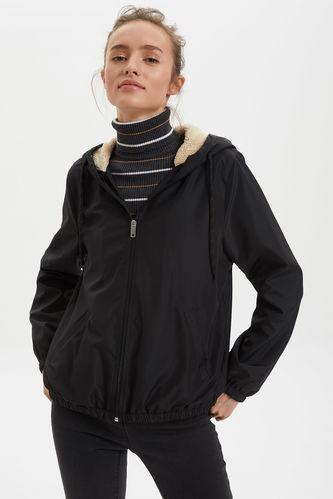 Black WOMAN Regular Fit Coat 1461585 | DeFacto