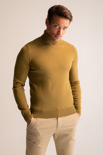 Пуловер приталенного кроя с высоким воротником для мужчин