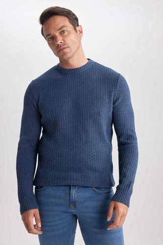 Пуловер стандартного кроя с круглым вырезом из трикотажа для мужчин