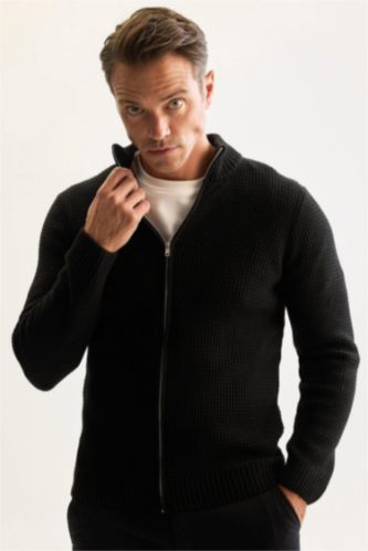 Man Black Standard Fit Knitwear Cardigan