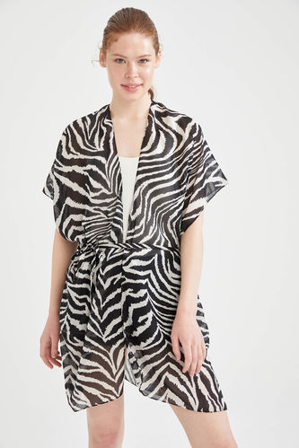 Short Sleeve Zebra Printed Mini Kimono