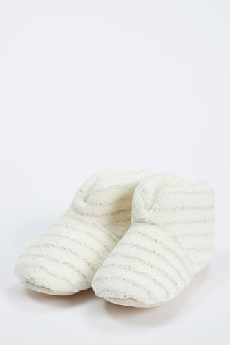 Plush Fur Detailed Home Slippers