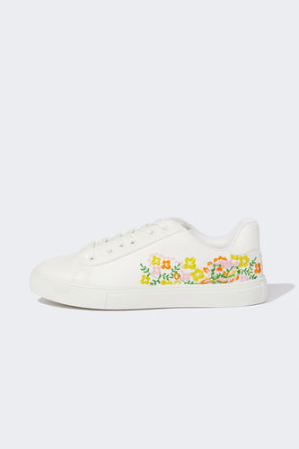 Çiçek İşlemeli Bağcıklı Sneaker Ayakkabı
