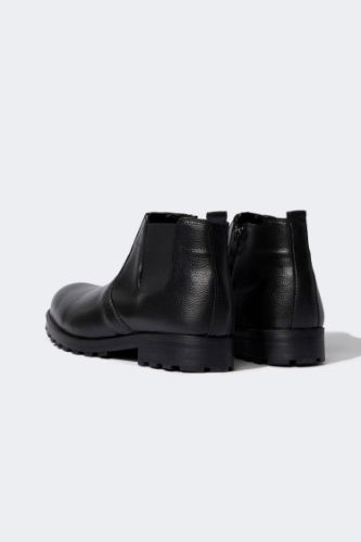 Black Patent Faux Leather Chelsea Boots<!-- --> - <!-- -->QUIZ